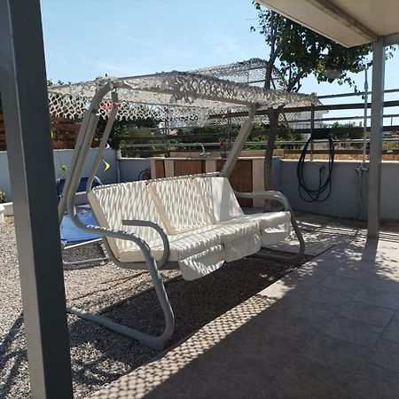 Вилла Filio'S Loft Near Airport Луца Экстерьер фото