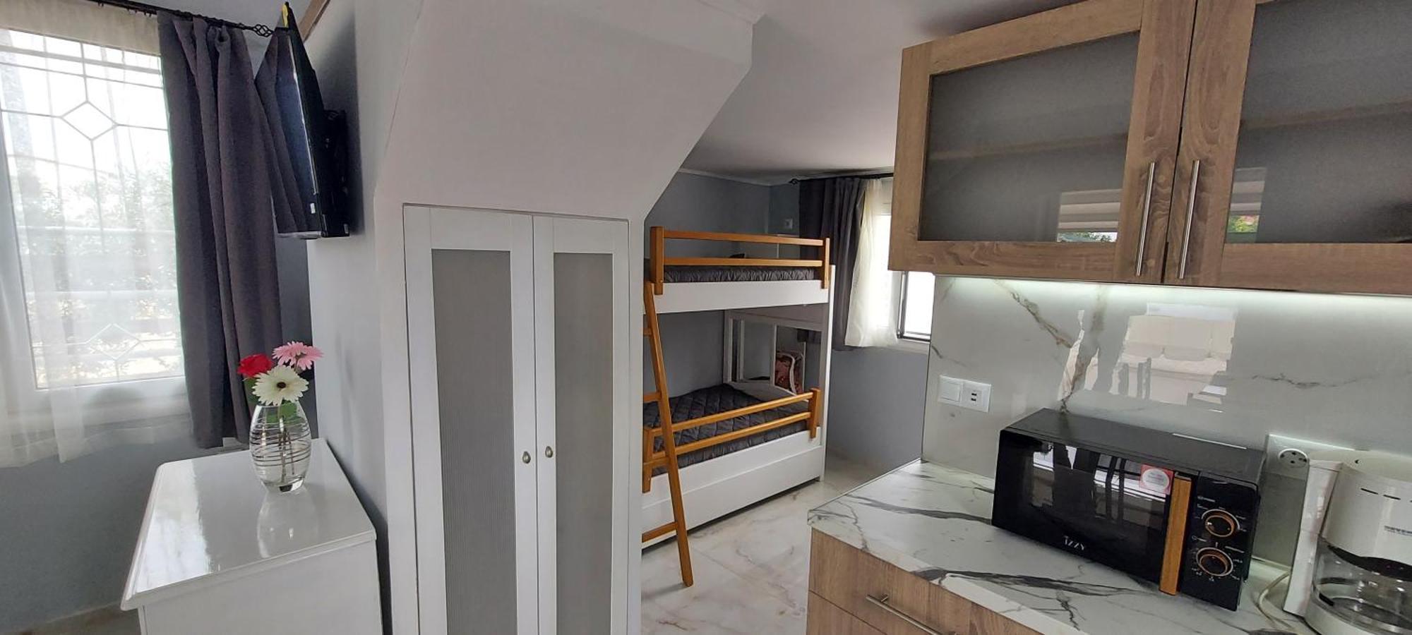 Вилла Filio'S Loft Near Airport Луца Экстерьер фото